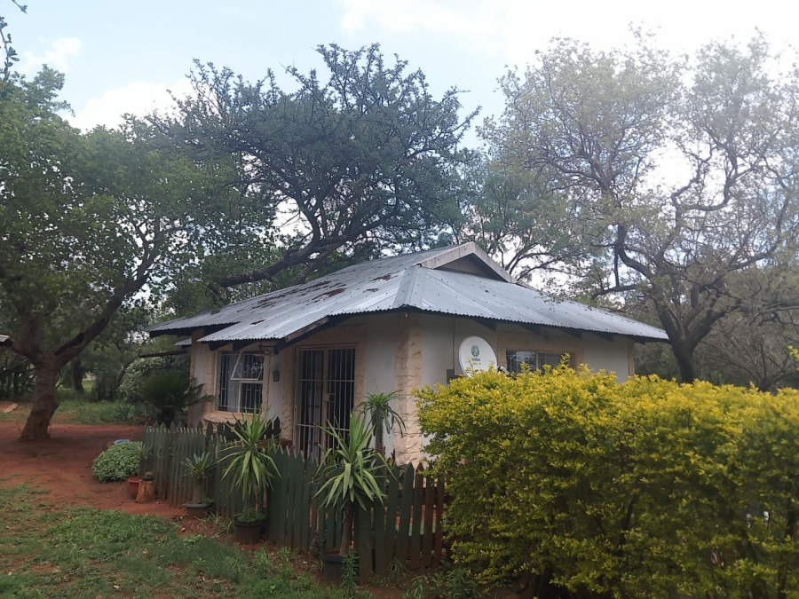 6 Bedroom Property for Sale in Hartbeespoort Rural North West